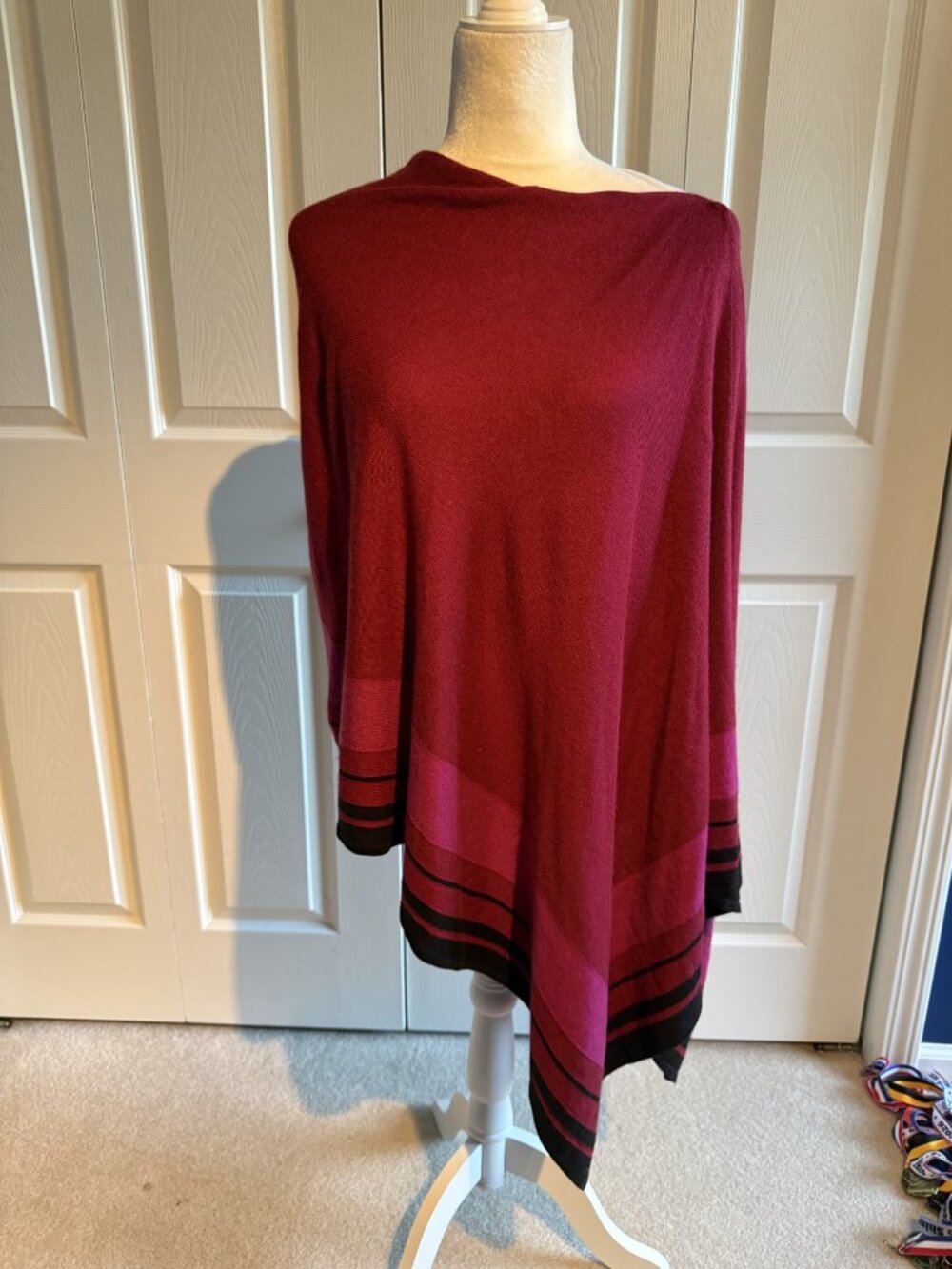 Marsh Landing Poncho Women L/XL Lightweight Cashmere Silk Blend Boatneck Red VTG